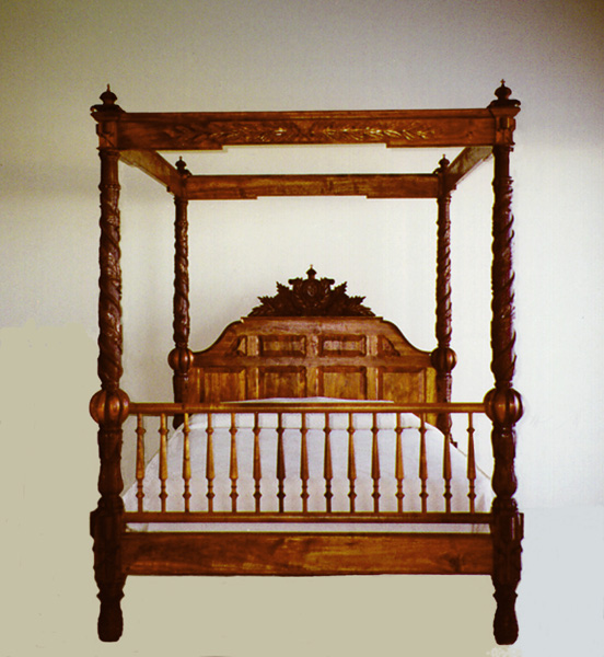 Hawaiian King's Bed